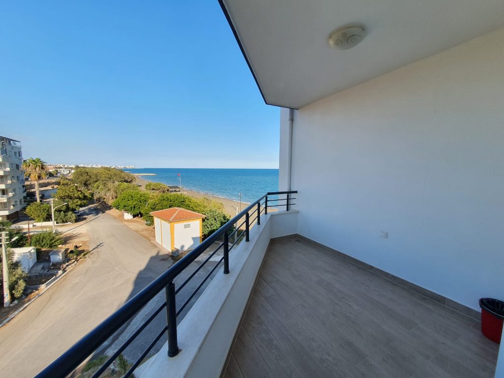 Mersin Erdemli Kocahasanlı Denize Sıfır Eşyalı Satılık 2+1 Daire