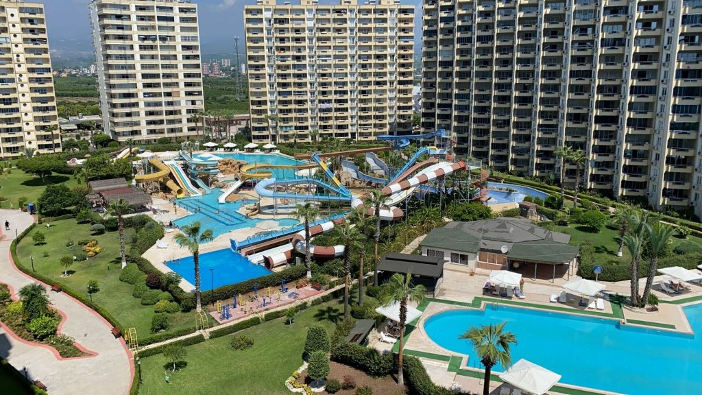 Mersin Erdemli Çeşmeli Liparis 5 Satılık 3+1 Kafa Daire