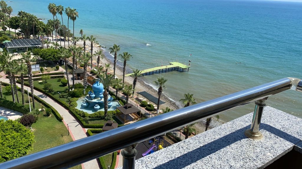 Mersin Erdemli Çeşmeli Liparis 5 Satılık 3+1 Kafa Daire