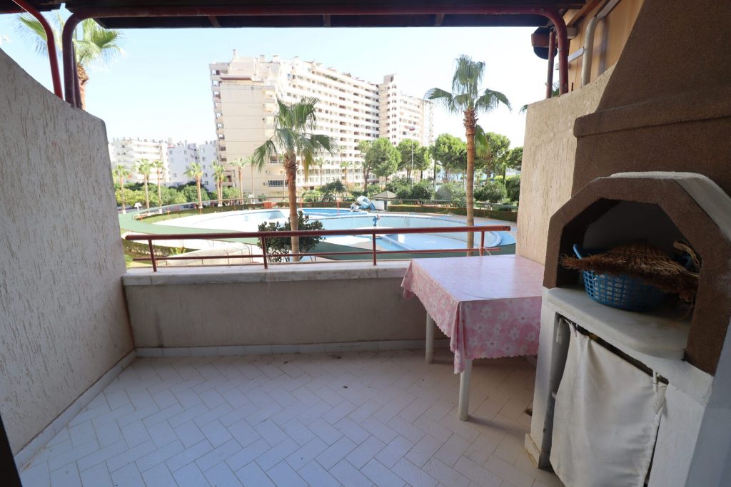 Mersin Erdemli Tömük Gondol 1 Sitesi eşyalı Satılık 1+1 Daire