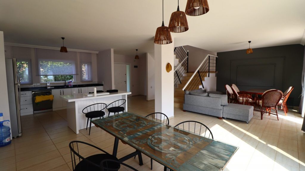 Mersin Narlıkuyu Korykos Hill Villaları Deniz ve Havuz Manzaralı Satılık Villa