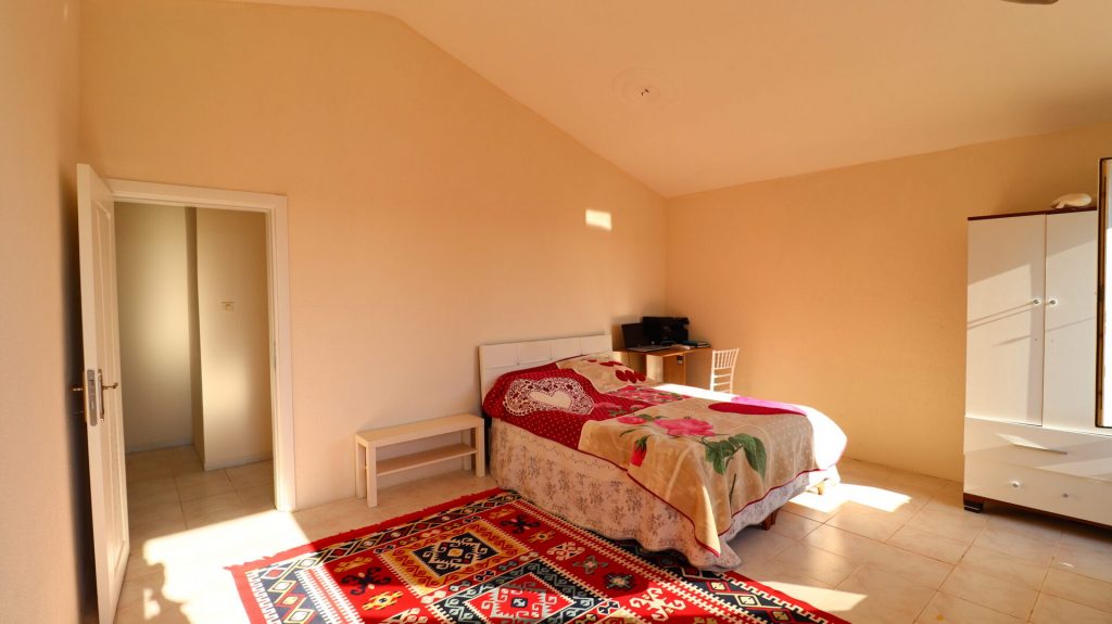 Mersin Erdemli Ayaş Denize Sıfır Satılık 4+1 Eşyalı Dublex Daire