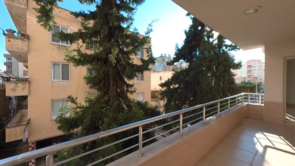 Mersin Erdemli Center 4+1 Wohnung zur Miete mit Terrasse