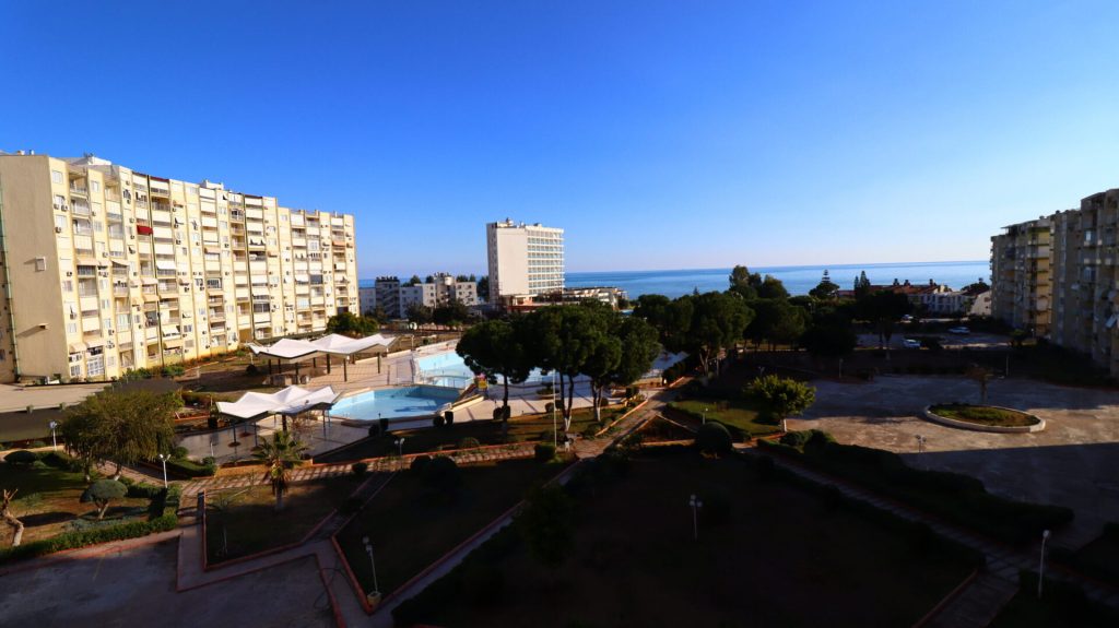 Tömük Altın Sahil Sitesi  Eşyalı Satılık 1+1 Geniş Daire