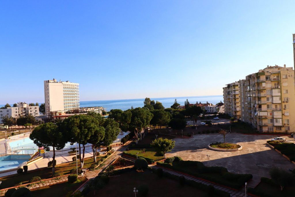 Tömük Altın Sahil Sitesi  Eşyalı Satılık 1+1 Geniş Daire