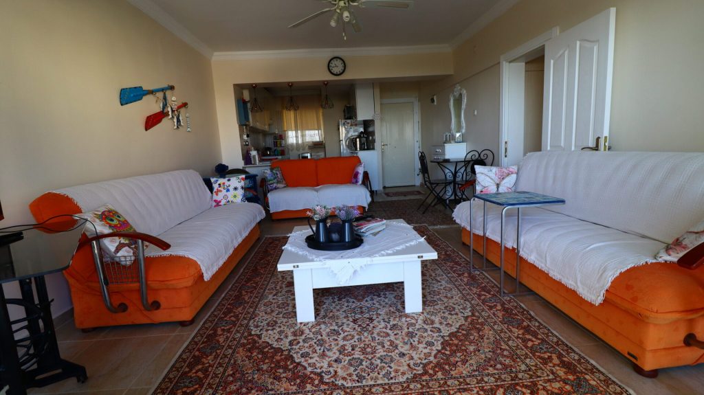 Tömük Altın Sahil Sitesi  Eşyalı Satılık 1+1 Geniş Daire