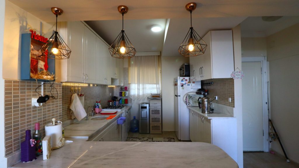 Tömük Altın Sahil Sitesi  Eşyalı Satılık 1+1 Geniş Daire