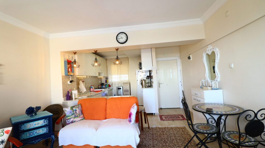 Tömük Altın Sahil Sitesi  Eşyalı Satılık 1+1 Geniş Daire
