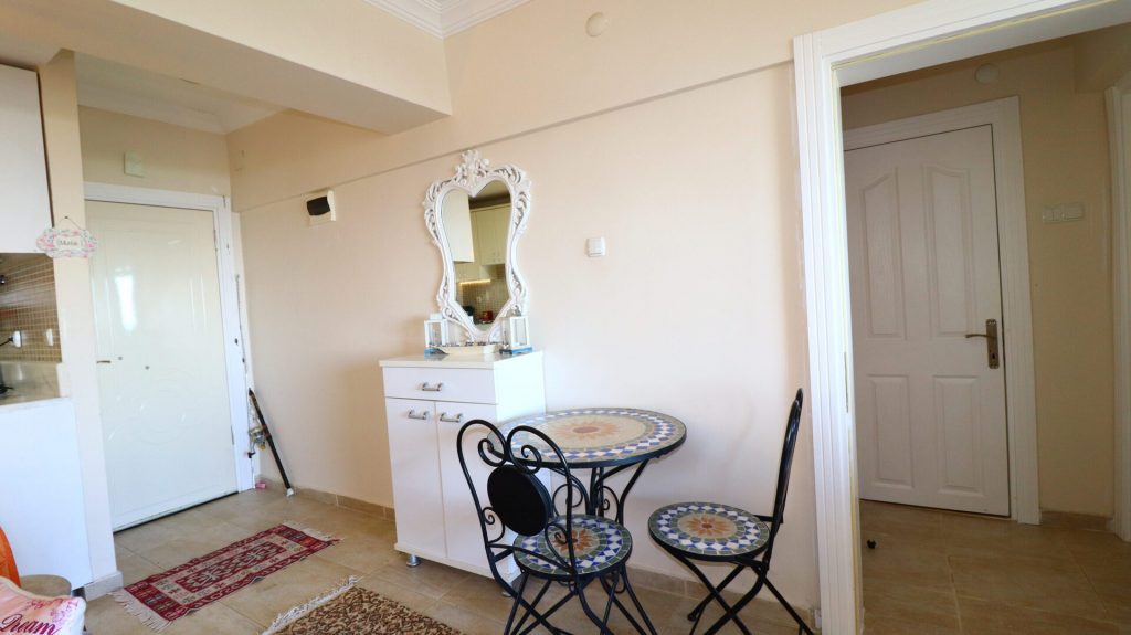 Tömük Altın Sahil Sitesi  Eşyalı Satılık 1+1 Geniş Daire