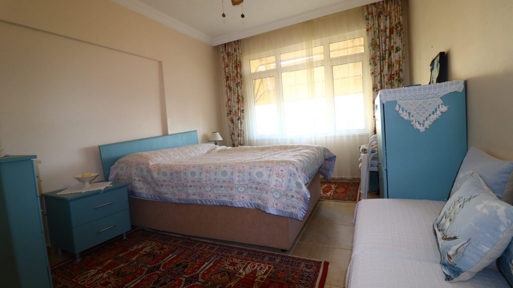 Tömük Altın Sahil Sitesi  Eşyalı Satılık 1+1 Geniş Daire