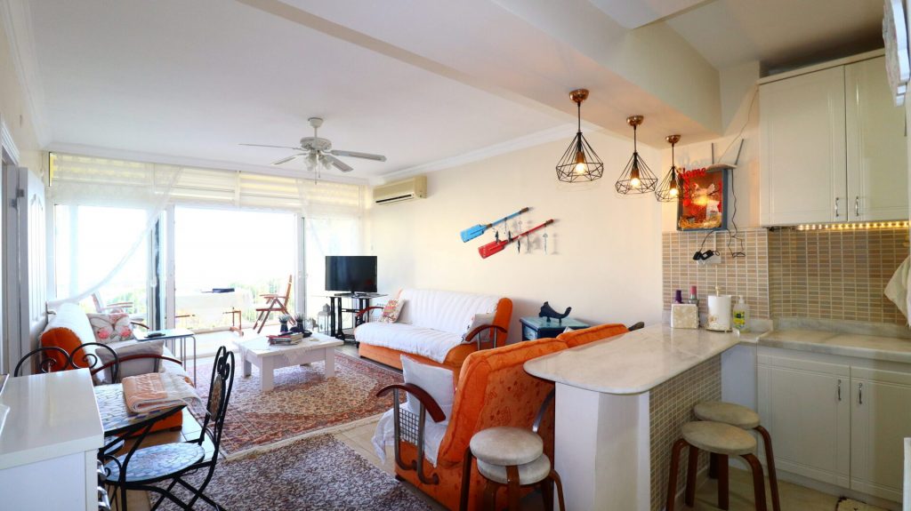 Tömük Altın Sahil Sitesi  Eşyalı Satılık 1+1 Geniş Daire