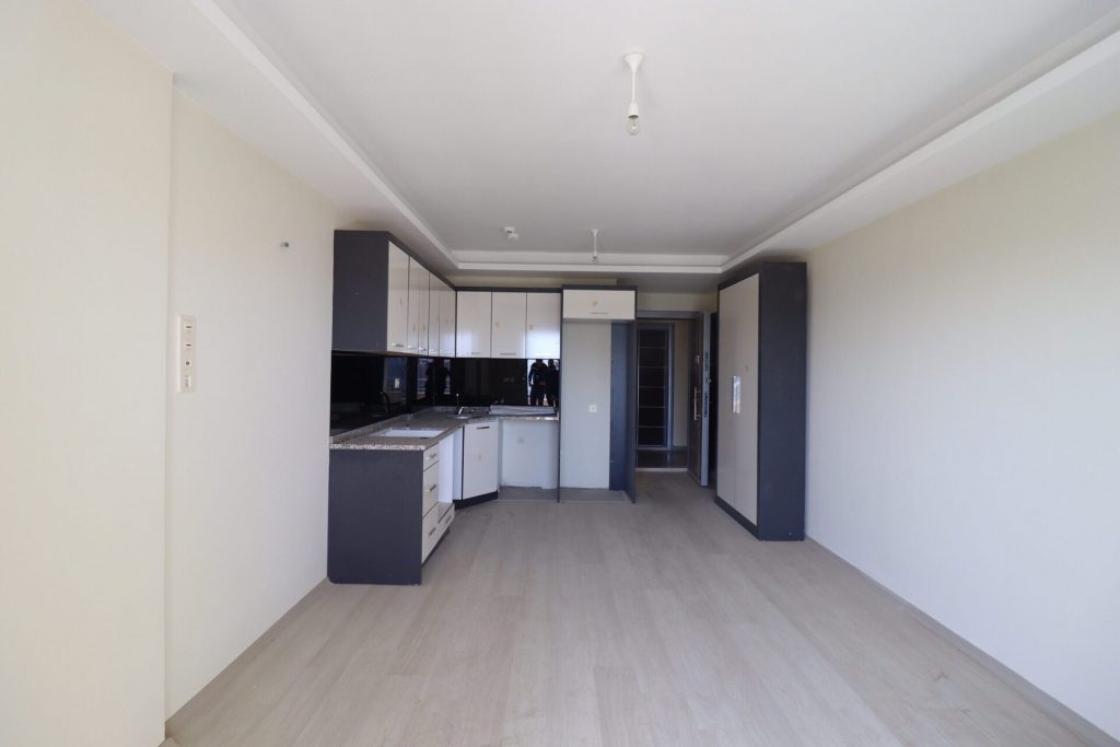 Mersin Erdemli Tömük İnce Ali Sitesi  Eşyalı Satılık 1+1 Daire