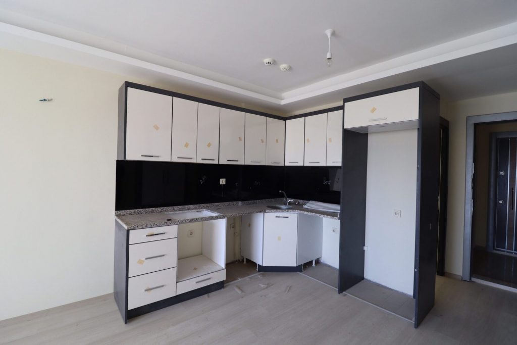 Mersin Erdemli Tömük İnce Ali Sitesi  Eşyalı Satılık 1+1 Daire
