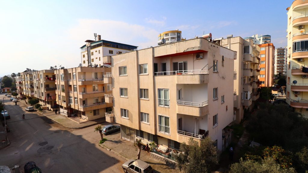 Mersin Erdemli Merkez Mahallesi Satılık Denize 50 mt Masrafsız 3+1 Daire