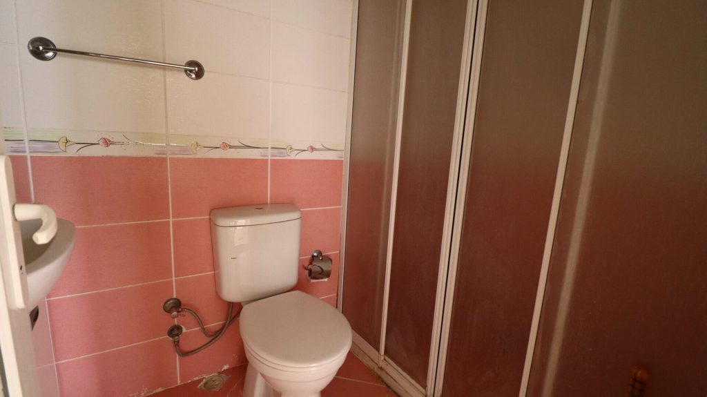 Mersin Erdemli Merkez Mahallesi Satılık Denize 50 mt Masrafsız 3+1 Daire