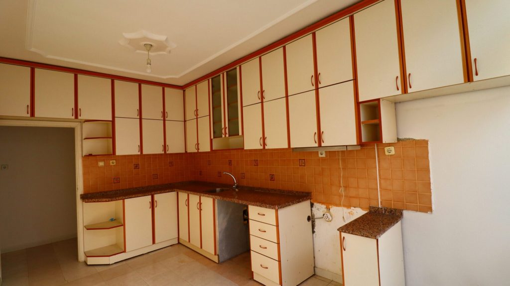 Mersin Erdemli Merkez Mahallesi Satılık Denize 50 mt Masrafsız 3+1 Daire