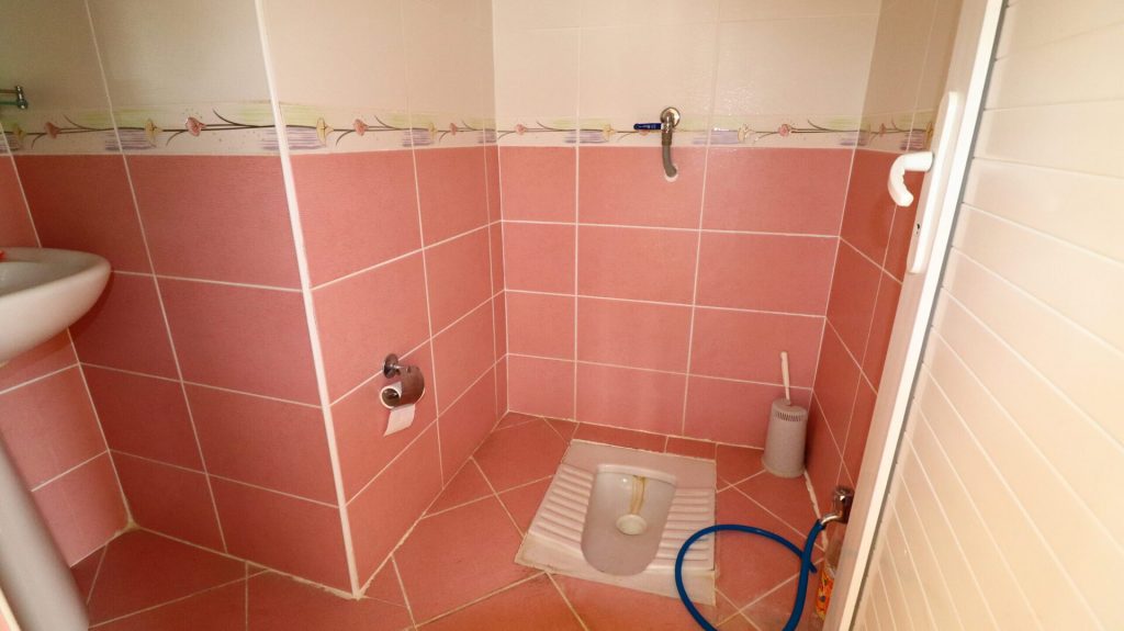 Mersin Erdemli Merkez Mahallesi Satılık Denize 50 mt Masrafsız 3+1 Daire