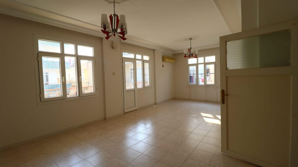 Mersin Erdemli Merkez Mahallesi Satılık Denize 50 mt Masrafsız 3+1 Daire