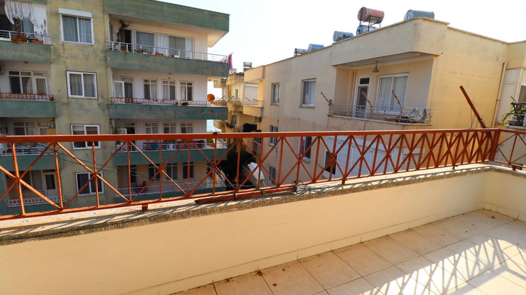 Mersin Erdemli Merkez Mahallesi Satılık Denize 50 mt Masrafsız 3+1 Daire
