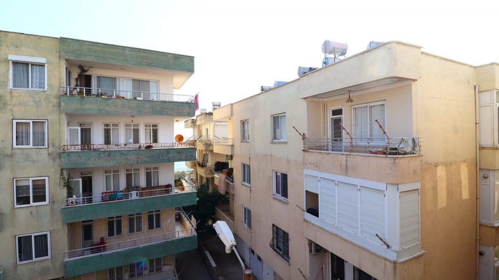 Mersin Erdemli Merkez Mahallesi Satılık Denize 50 mt Masrafsız 3+1 Daire