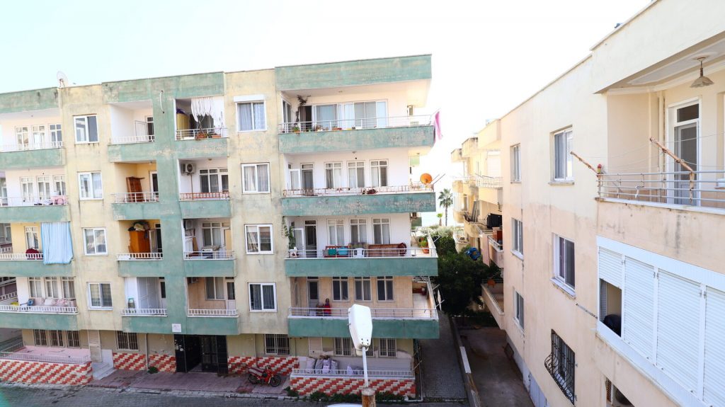 Mersin Erdemli Merkez Mahallesi Satılık Denize 50 mt Masrafsız 3+1 Daire