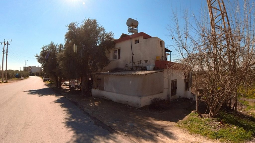 Mersin Erdemli Çeşmeli Yayla Yolunda 664 m2 Arsa İçinde Satılık 3 Adet Daire