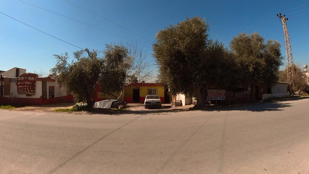 Mersin Erdemli Çeşmeli Yayla Yolunda 664 m2 Arsa İçinde Satılık 3 Adet Daire