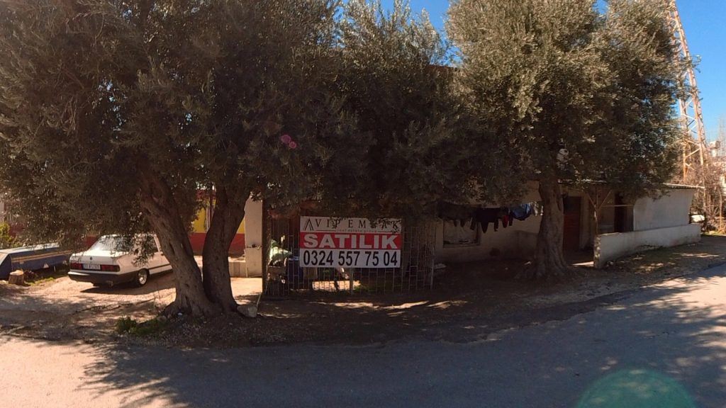 Mersin Erdemli Çeşmeli Yayla Yolunda 664 m2 Arsa İçinde Satılık 3 Adet Daire