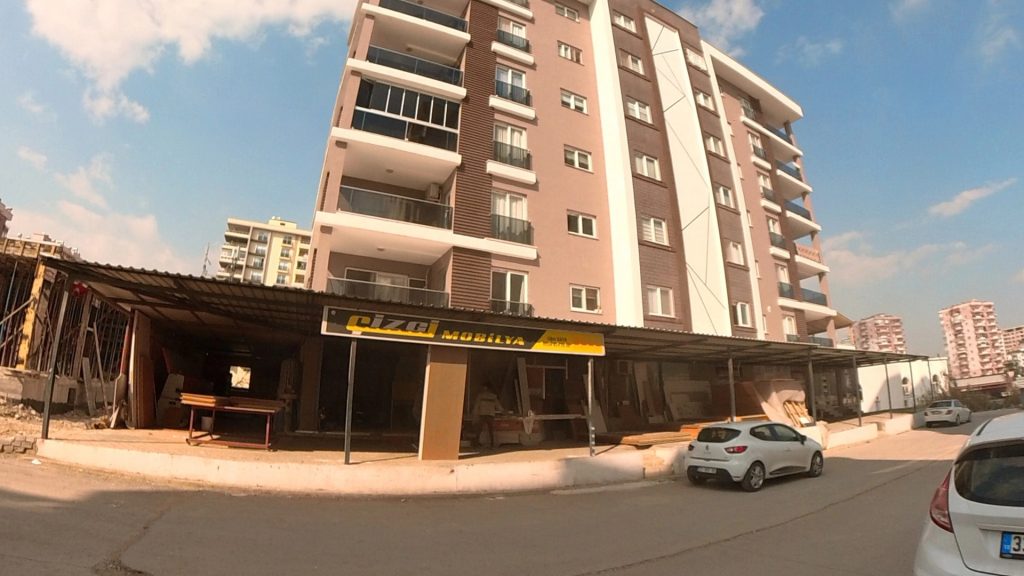 Mersin Erdemli Merkez Türbe Caddesinde Satılık 180 m2 Dükkan