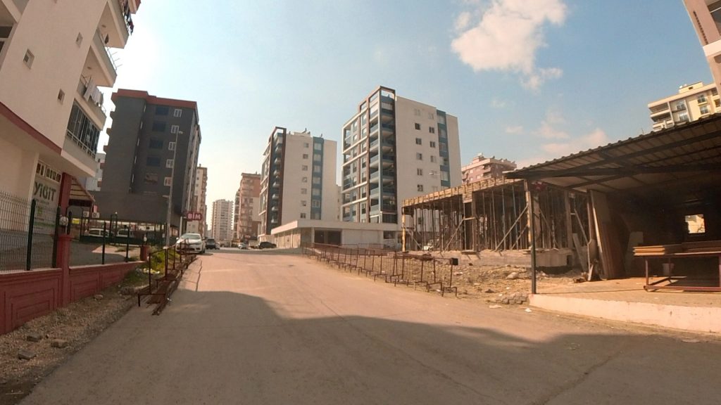Mersin Erdemli Merkez Türbe Caddesinde Satılık 180 m2 Dükkan