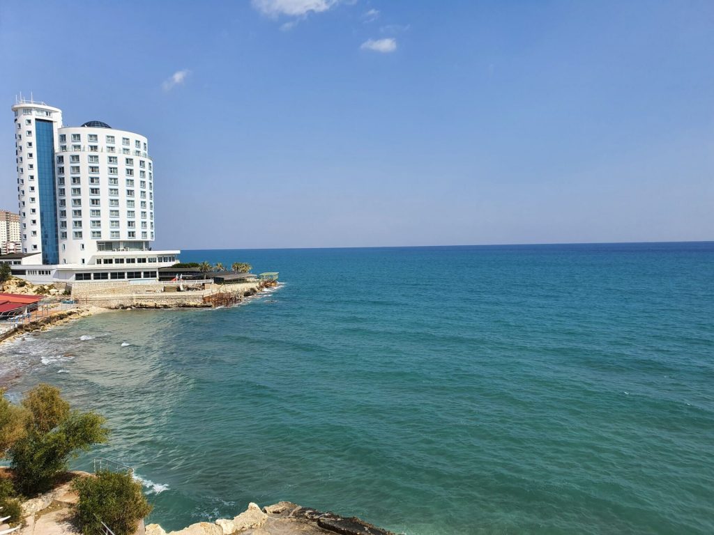 Mersin Erdemli Ayaş Burçlar Sitesi direkt am Meer 3+1 Wohnung zu verkaufen