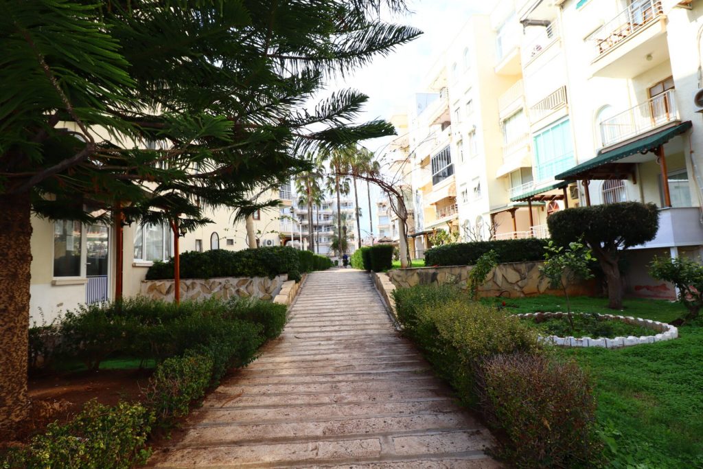 Mersin Erdemli Ayaş Korikos Sitesi Eşyalı  Satılık 1+1 Daire 