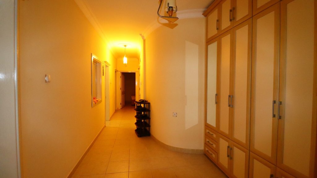 Mersin Erdemli Kocahasanlı  Akarsu Sitesi Denize Sıfır Eşyalı Satılık 3+1 Daire