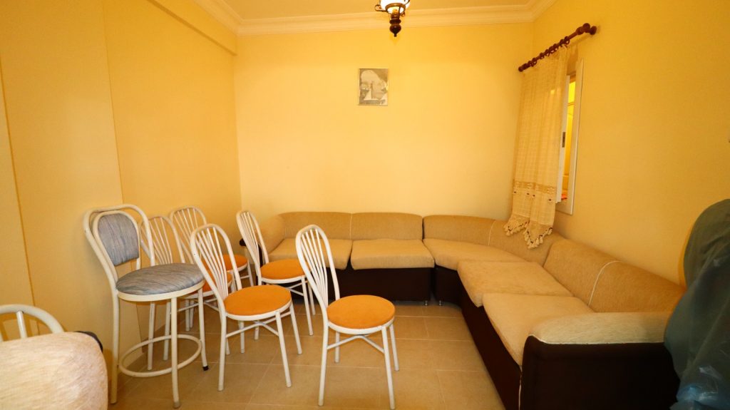 Mersin Erdemli Kocahasanlı  Akarsu Sitesi Denize Sıfır Eşyalı Satılık 3+1 Daire