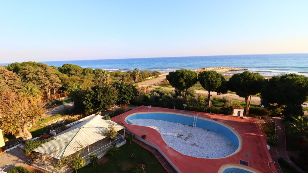 Mersin Erdemli Kocahasanlı  Akarsu Sitesi Denize Sıfır Eşyalı Satılık 3+1 Daire