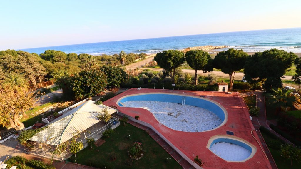 Mersin Erdemli Kocahasanlı  Akarsu Sitesi Denize Sıfır Eşyalı Satılık 3+1 Daire
