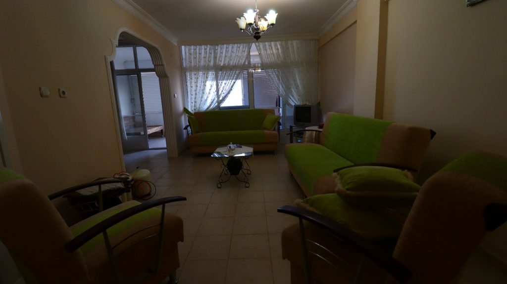 Mersin Erdemli Kocahasanlı  Akarsu Sitesi Denize Sıfır Eşyalı Satılık 3+1 Daire