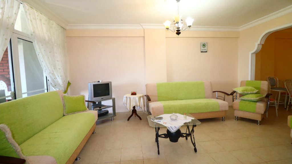 Mersin Erdemli Kocahasanlı  Akarsu Sitesi Denize Sıfır Eşyalı Satılık 3+1 Daire