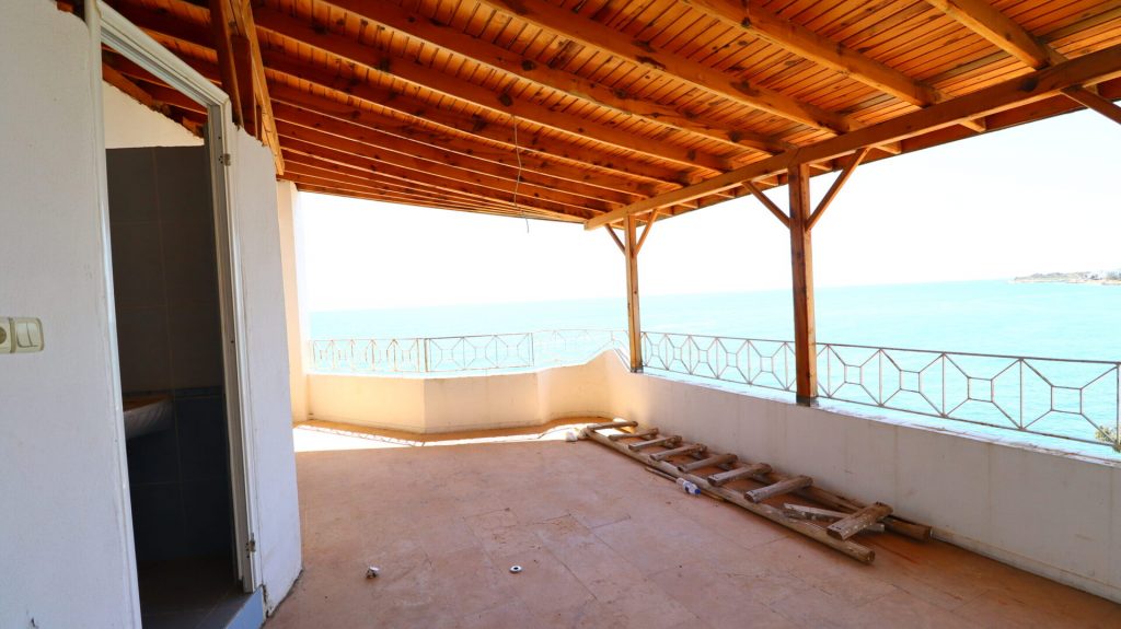 Mersin Erdemli Ayaş 5+1 Denize Sıfır Fourlex Villa