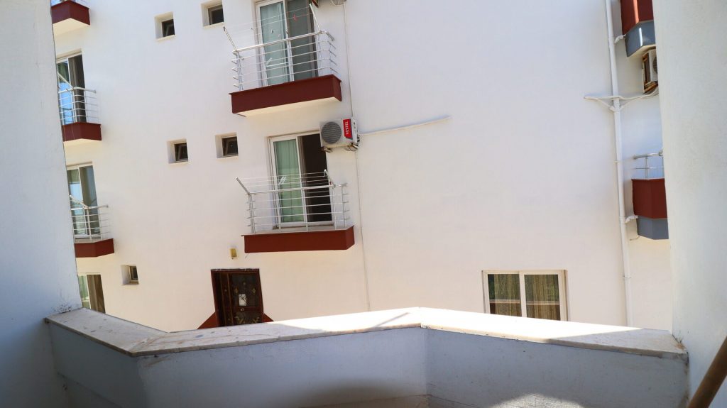 Mersin Erdemli Kocahasanlı Sahile 50 Metre Mesafede Satılık 1+1 Kelepir Daire