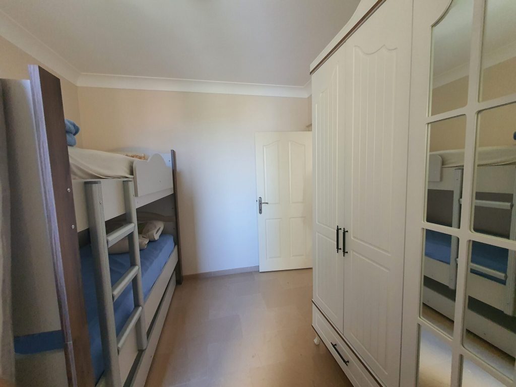 Mersin Erdemli Ayaş Larissa Sitesi Eşyalı Satılık Deniz Manzaralı  3+1 Daire