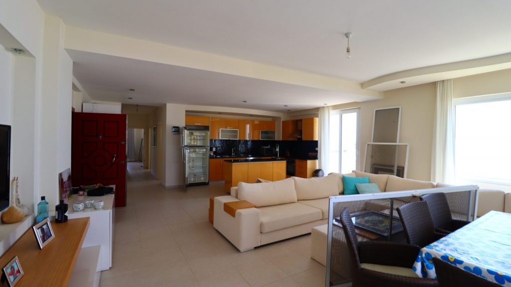 Mersin Erdemli Kargıpınarı Queenaba Sitesi Denize Sıfır Satılık Kafa Daire