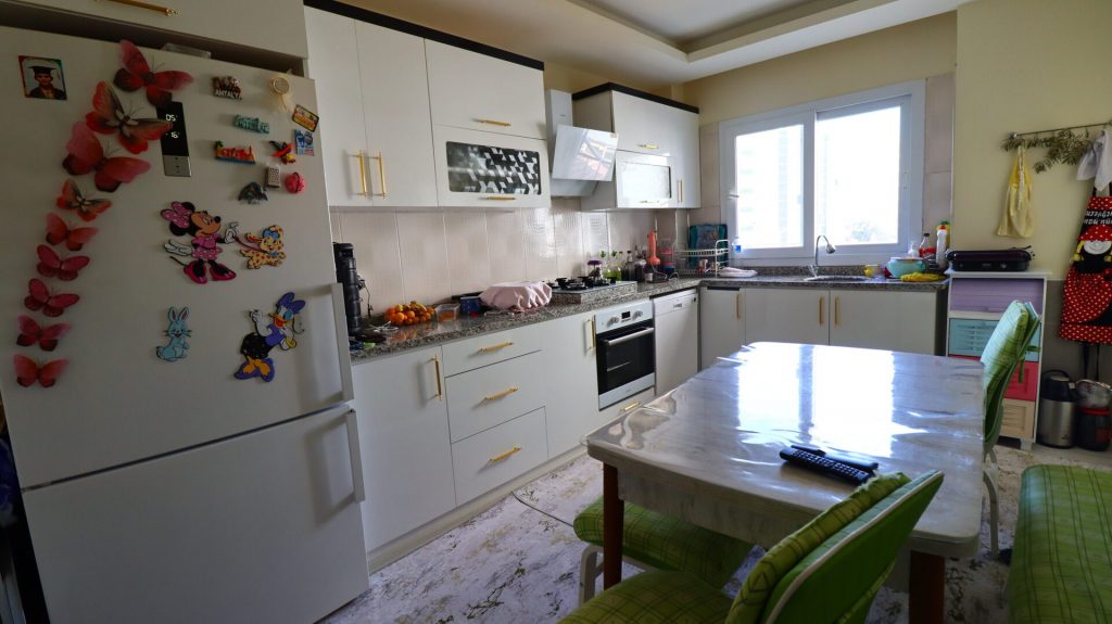 Erdemli Akdeniz Mahallesi Satılık Deniz Manzaralı 3+1 Daire 