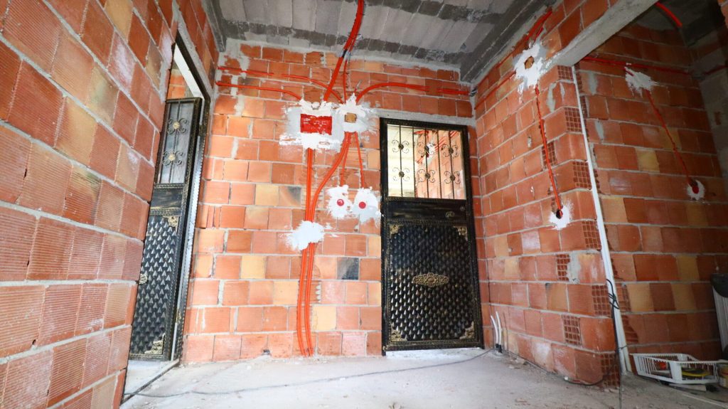 Mersin Erdemli Kargıpınarı  Satılık 5+1 Triplex Villa