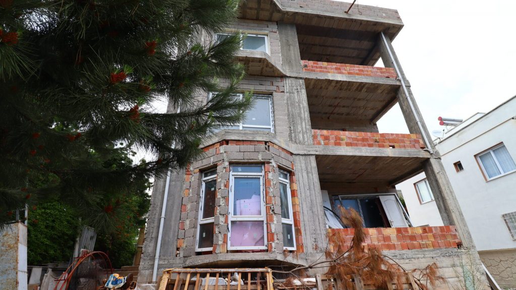 Mersin Erdemli Kargıpınarı  Satılık 5+1 Triplex Villa