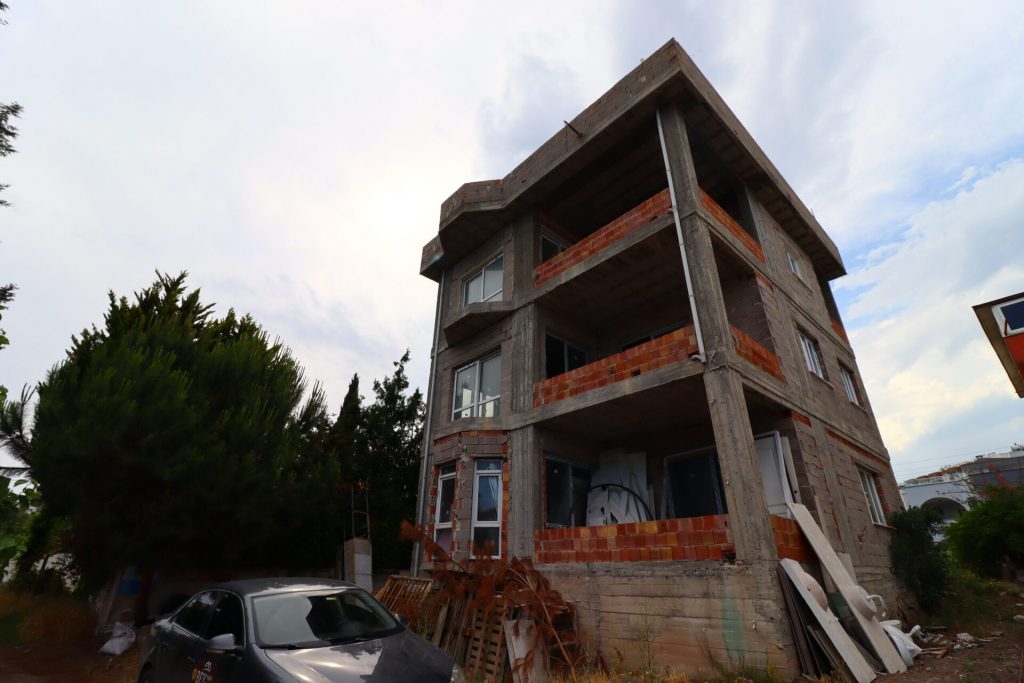 Mersin Erdemli Kargıpınarı  Satılık 5+1 Triplex Villa