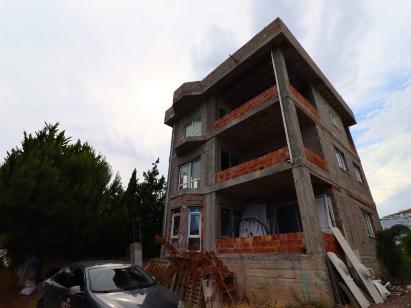 Mersin Erdemli Kargıpınarı  Satılık 5+1 Triplex Villa
