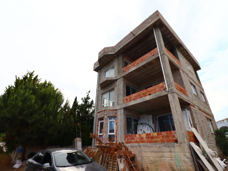 Mersin Erdemli Kargıpınarı  Satılık 5+1 Triplex Villa