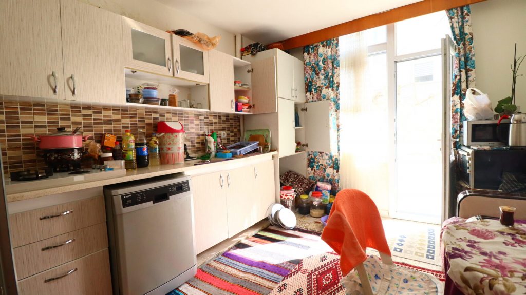 Mersin Erdemli Merkez Mahallesi Satılık Denize Yakın Masrafsız 3+1 Daire