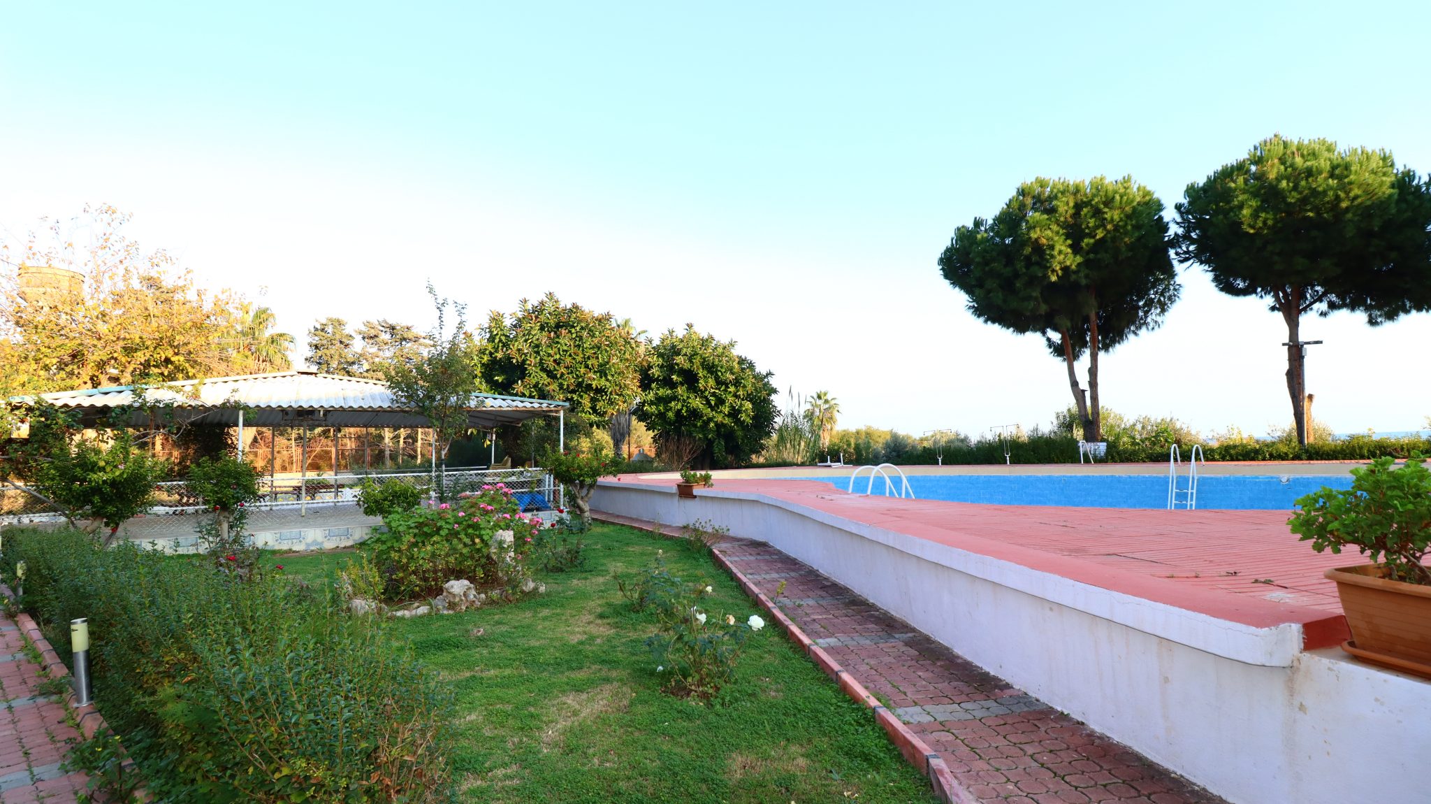 Mersin Erdemli Kocahasanlı  Akarsu Sitesi Satılık 1+1 Daire 